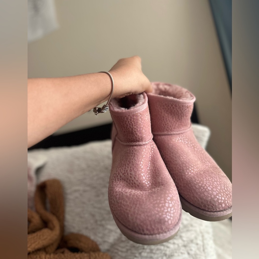 Ugg Mini - image 6